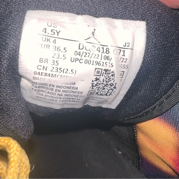 Air Jordan 1 Mid SE Lakers Yellow Black White High Top Sneakers - Picture 6 of 10